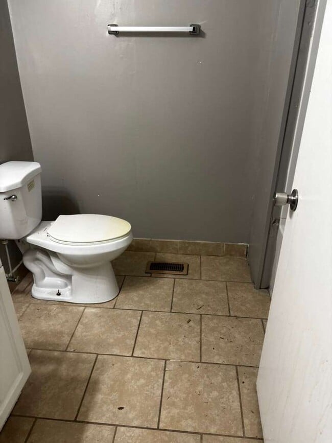 Building Photo - 6521 Cissna Dr