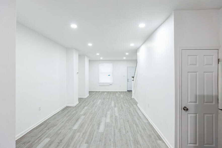 Building Photo - 5540 Harmer St