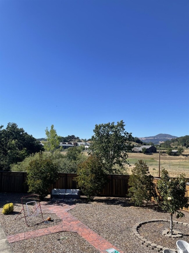 Building Photo - 203 Spur Ridge Ln