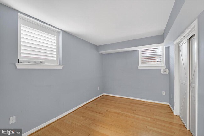 Building Photo - 420 16th St SE