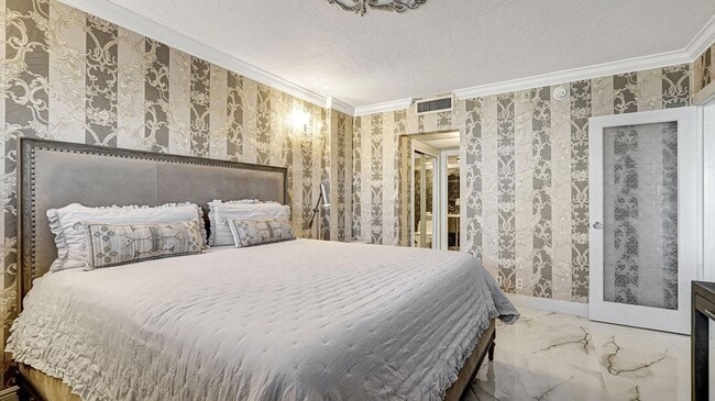 Building Photo - 3000 S Ocean Dr