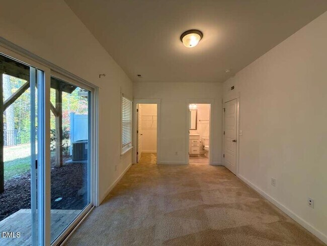 Building Photo - 1802 Stroup St