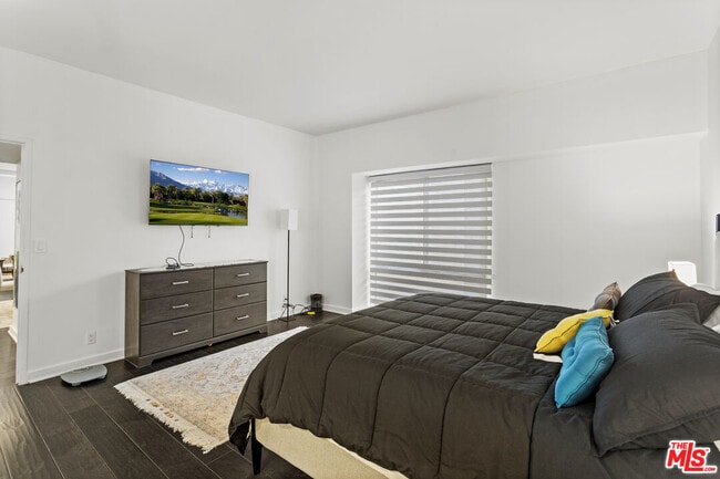 Building Photo - 10445 Wilshire Blvd