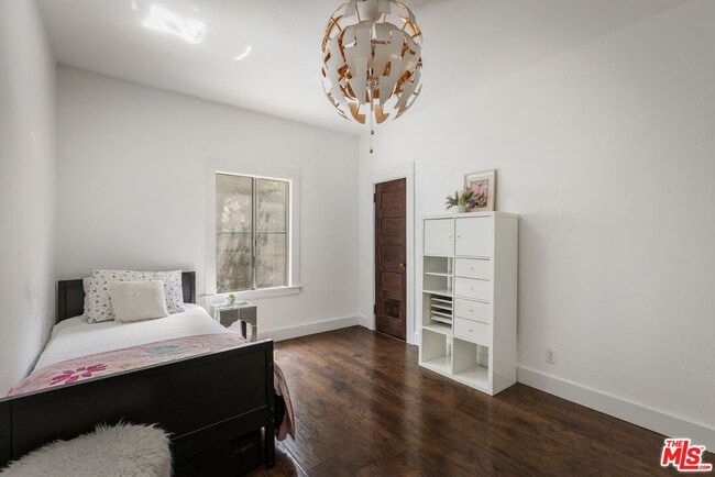 Building Photo - 201 S Ave 55