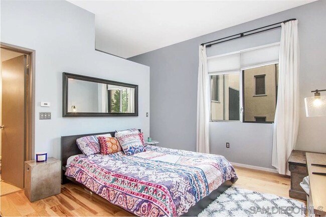 Building Photo - Live in the Heart of Little Italy! 2BD/2BA Modern Condo!