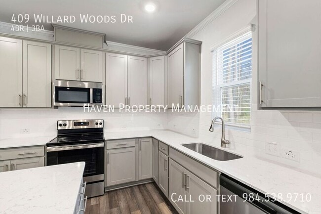 Building Photo - 409 Willard Wds Dr