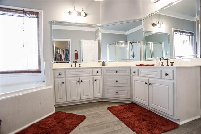 Building Photo - 3875 Spring Manor Ct
