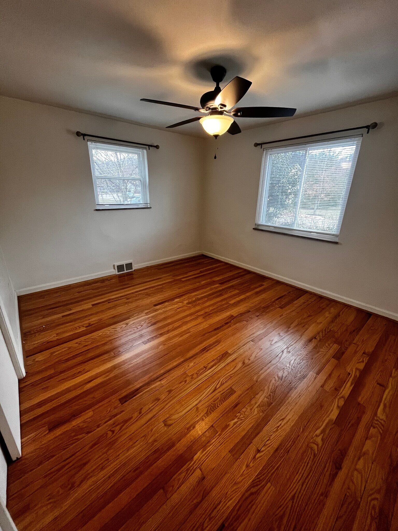 Building Photo - 137 Wrenwood Ln