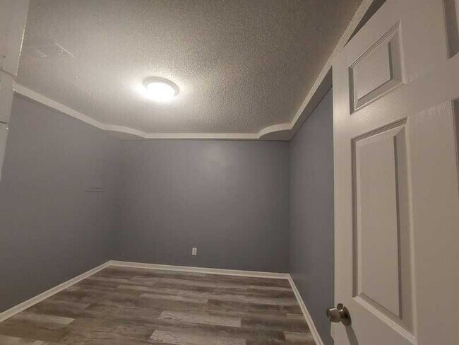 Building Photo - 1861 E 78th St