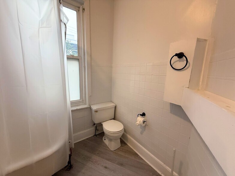 Full Bath with Laundry - 2432 E Norris St