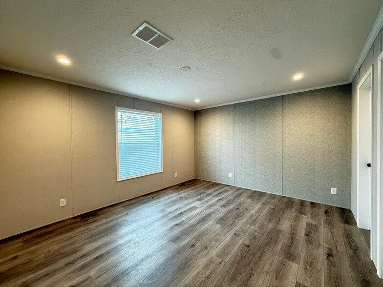 Building Photo - 29647 Erie Ct