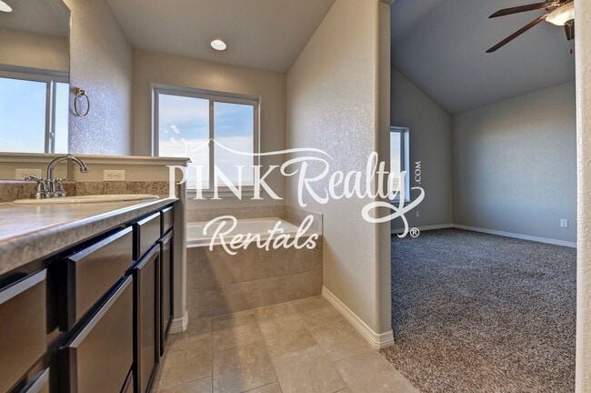 Building Photo - 10716 Ridgepole Dr