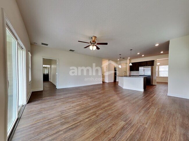 Building Photo - 970 Sunny Stroll Dr