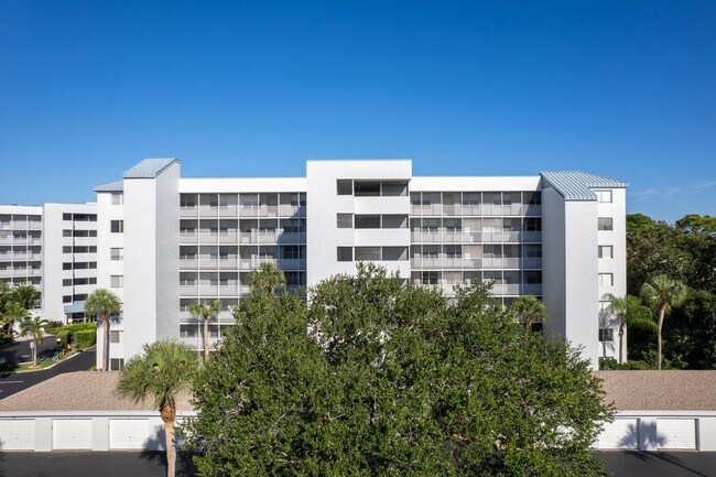 Building Photo - 285 Naples Cove Dr