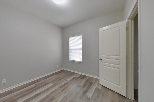 Building Photo - 6103 Coleus St