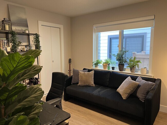 Building Photo - 4179 SE 68th Ave