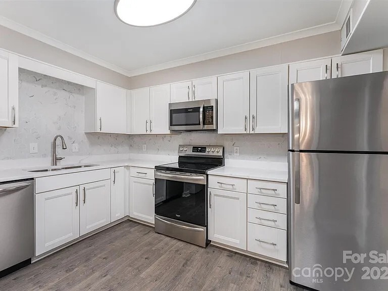 Kitchen - 7026 Quail Hill Rd