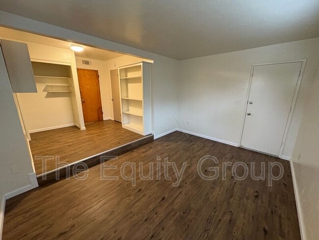 Building Photo - 1044 S Linda Vista St