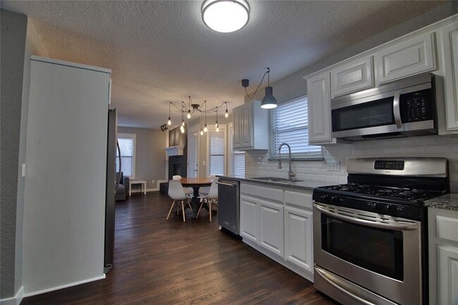 Building Photo - 2924 Canyon Oaks Ct