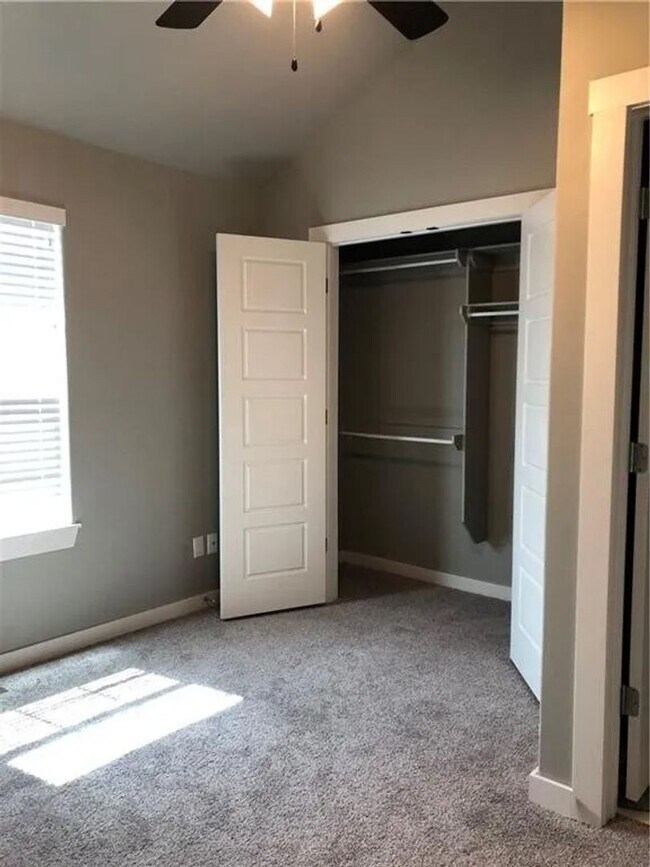 Building Photo - Beautiful Condo At Great Location!!!