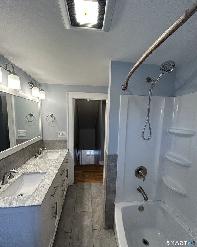 Building Photo - 62 W Elderkin Ave