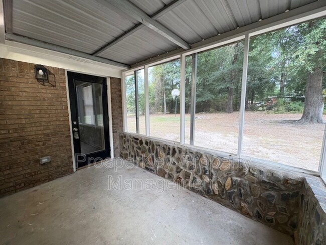 Building Photo - 634 Southern Pines Dr