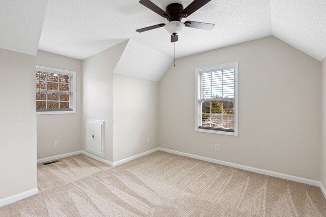 Building Photo - Beautiful 3 BR, 3BA Home-District 1 Schools, Walking Distance to Downtown Inman