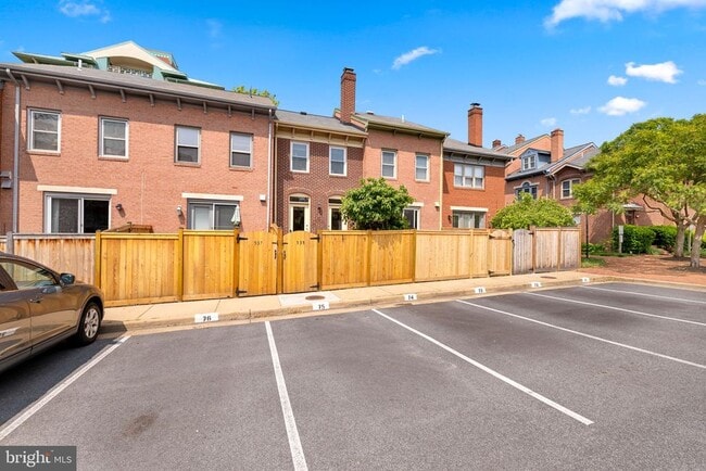Building Photo - 535 Colecroft Ct