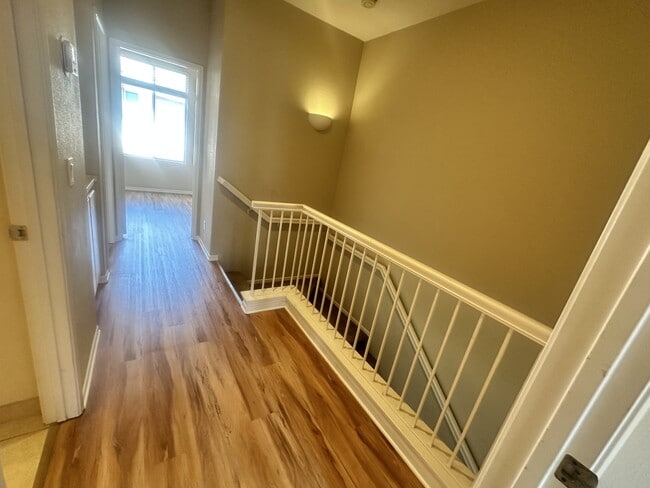 Building Photo - 926 Camino De La Reina