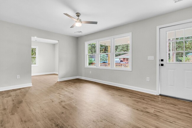 Building Photo - 30 Guerry Cir