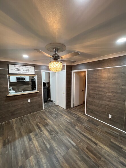KITCHEN & DINING ROOM - 905 N Layton Ave