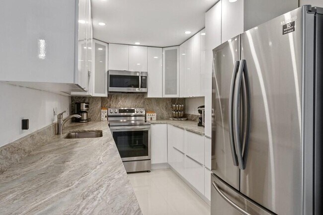 Building Photo - 3450 S Ocean Blvd