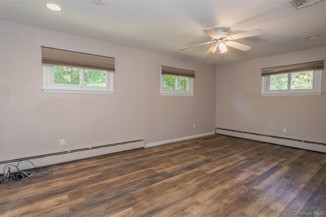 Building Photo - 549 NY-94
