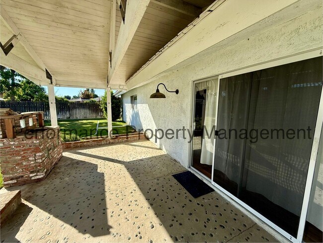 Building Photo - Stunning 3 Bed/2.5 Bath + Shop w/ Resident Benefits Package & $0 Security Deposit Option