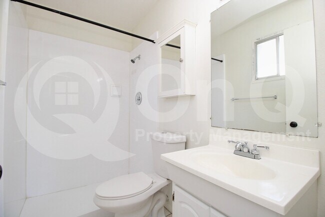 Building Photo - 1623 E Palmcroft Dr