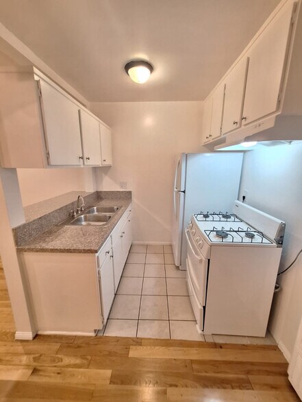 Building Photo - 4660 Kester Ave