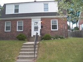 Building Photo - 648 Kearsarge Way