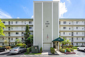 Building Photo - 2230 N Cypress Bend Dr