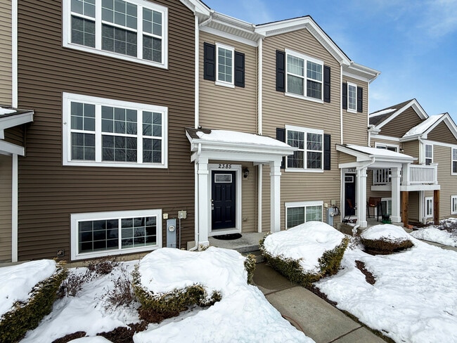 Building Photo - 2385 Upland Rd