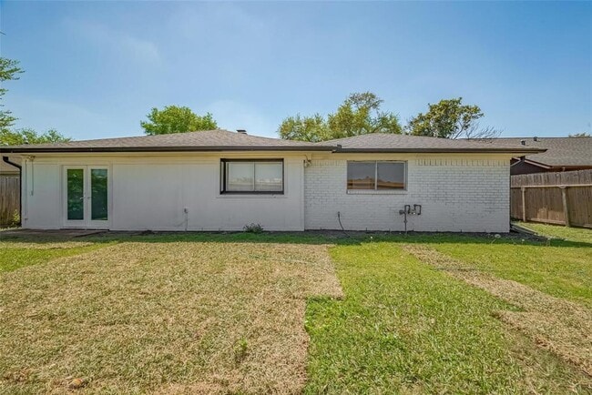 Building Photo - 6219 Canada Dr