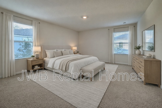 Building Photo - 421 Aralia Ln