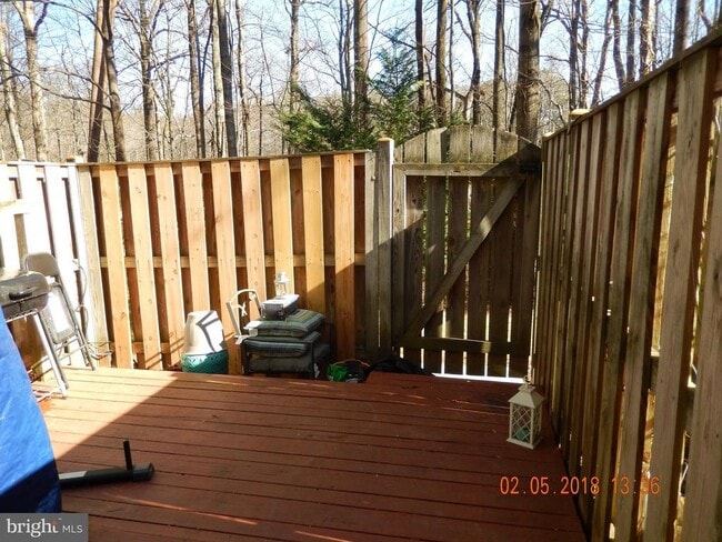 Building Photo - 6054 Old Landing Way