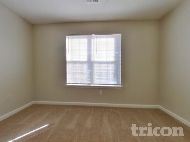 Building Photo - 5132 Meadows Lake Dr