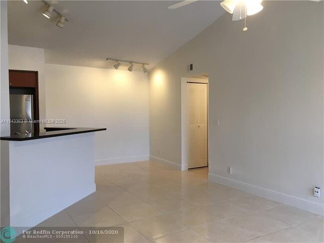 Building Photo - 3360 Pinewalk Dr N