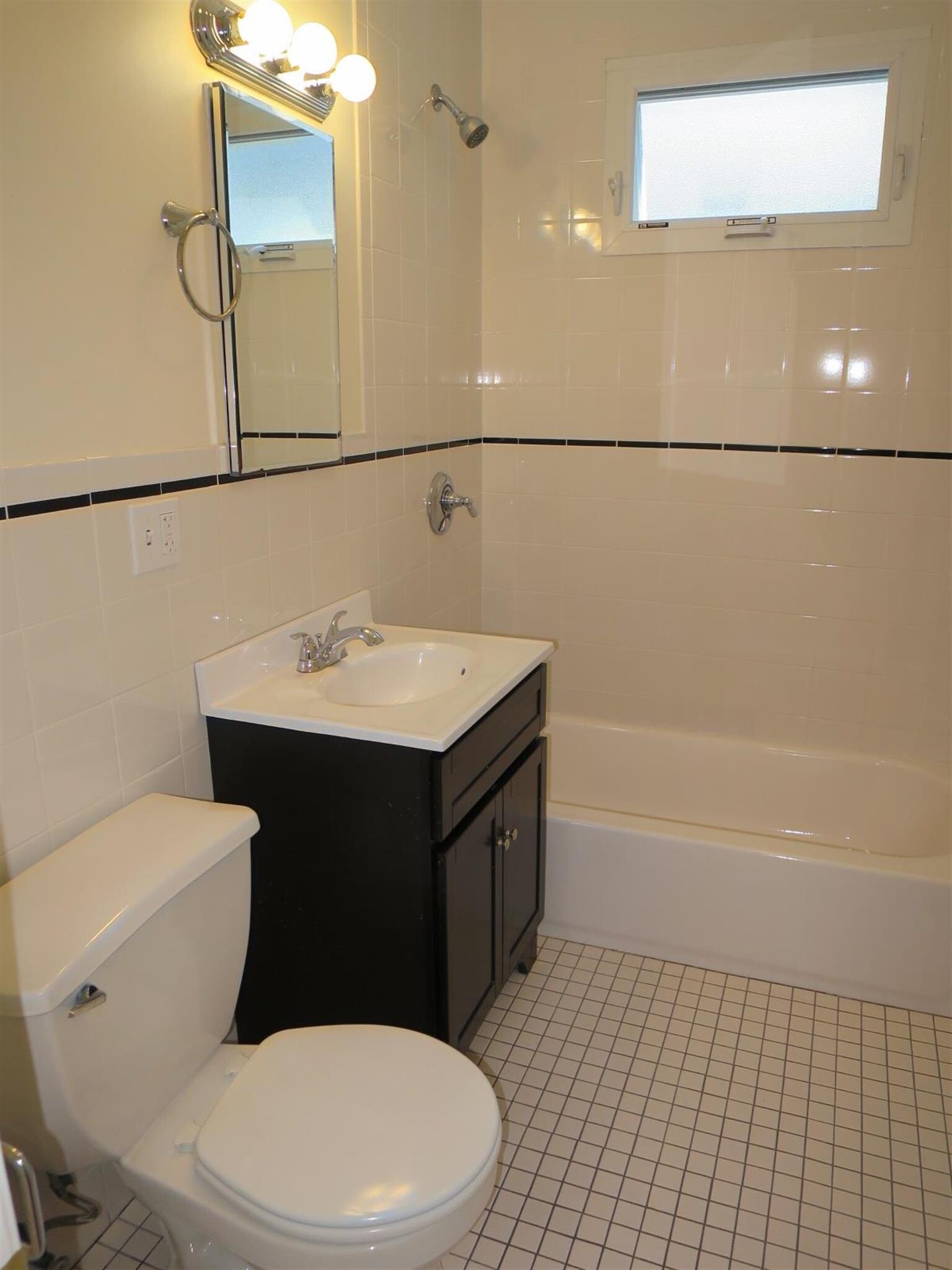 Building Photo - 3 Harris St