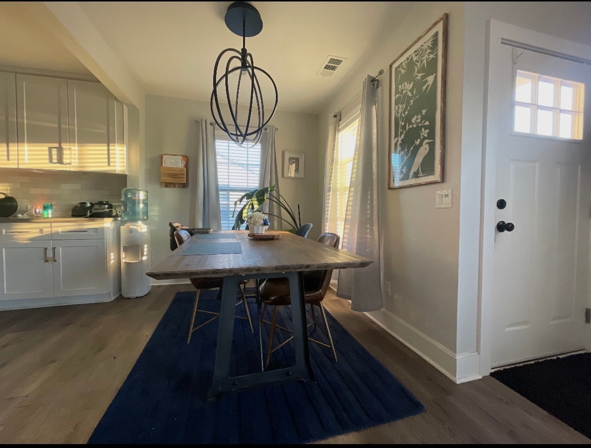 Building Photo - 4400 Boyar Ave