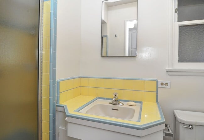 Building Photo - Centrally located in the heart of Orange