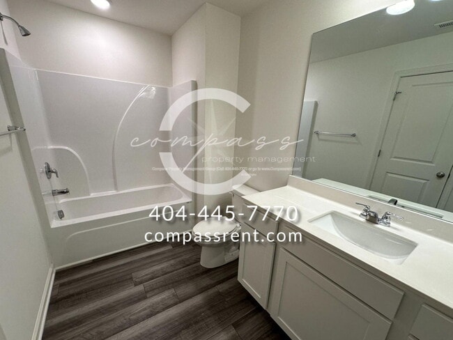 Building Photo - 401 Kings Cross Wy