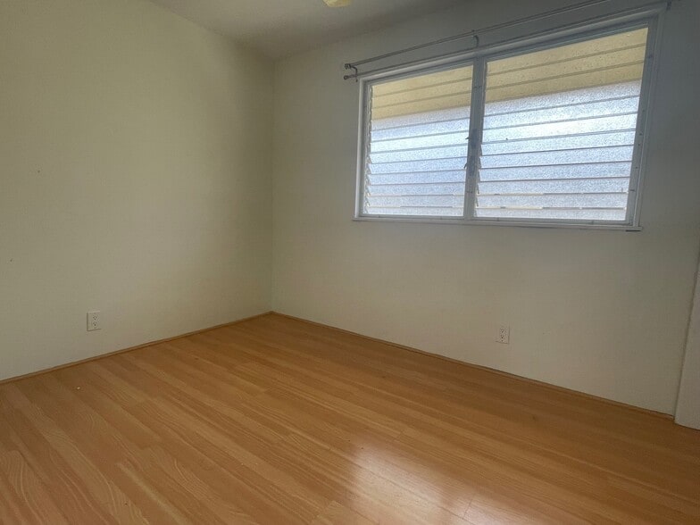 Building Photo - 350 Aoloa St
