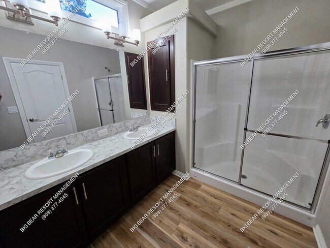 Building Photo - 305 W Sherwood Blvd